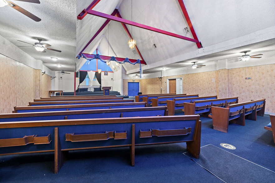 More Photos Of 10527 Compton Ave, Los Angeles Religious Facility For Sale