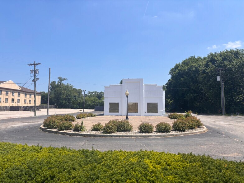 Primary Photo Of 1295 S 11th St, Niles Fast Food For Lease