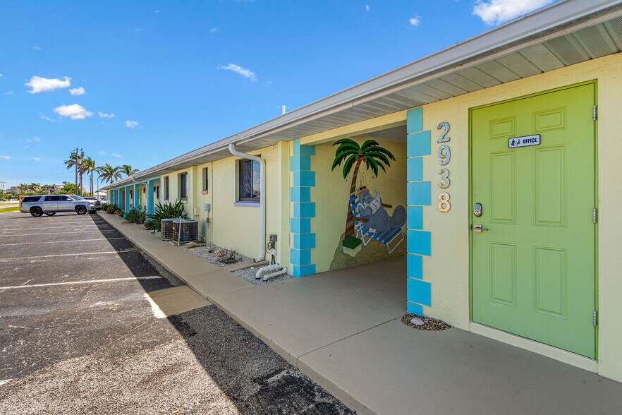 More Photos Of 2938 Sanibel Blvd, Saint James City Hotel For Sale