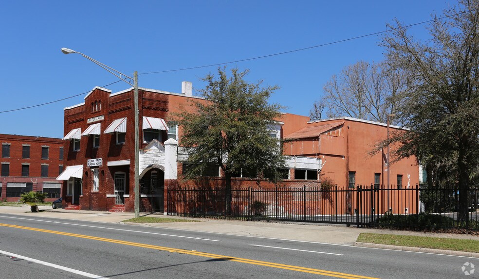 Primary Photo Of 525 Beaver St, Jacksonville Cemetery Mausoleum For Lease