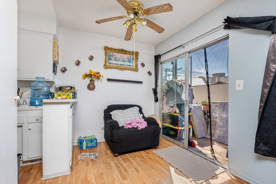 More Photos Of 13631 Vanowen St, Van Nuys Apartments For Sale