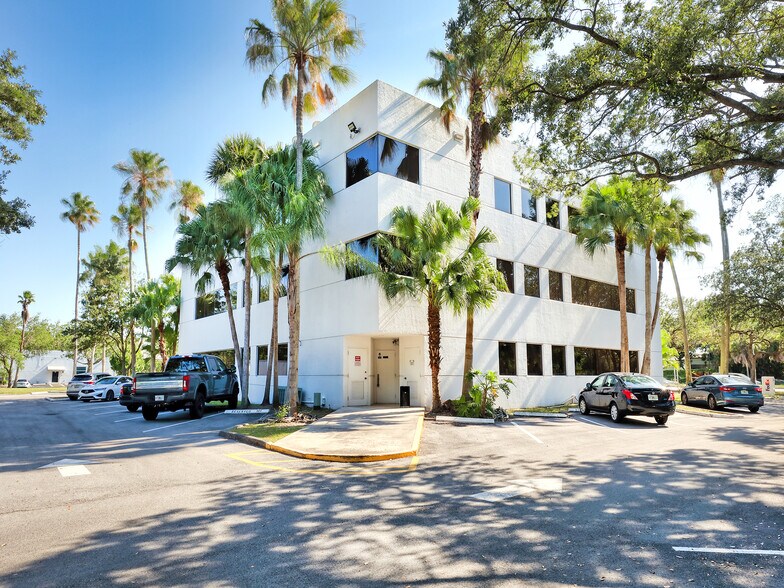 More Photos Of 7880 N University Dr, Tamarac Office Residential For Lease