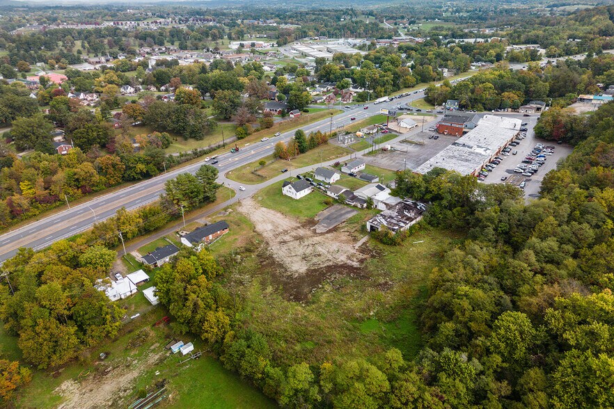 More Photos Of 110 Tandy Ave, Somerset Flex For Sale