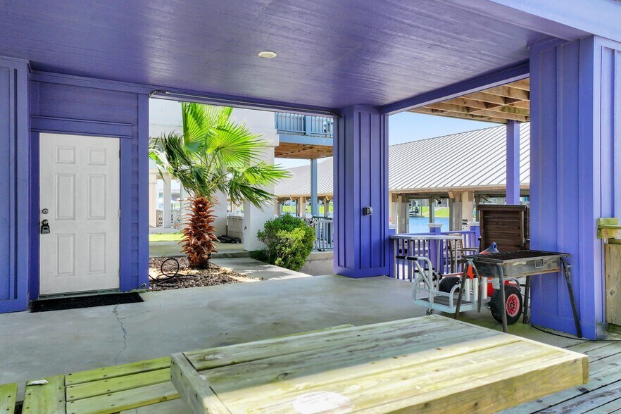 More Photos Of 2207 Nelson Avenue, Port Bolivar Healthcare For Sale