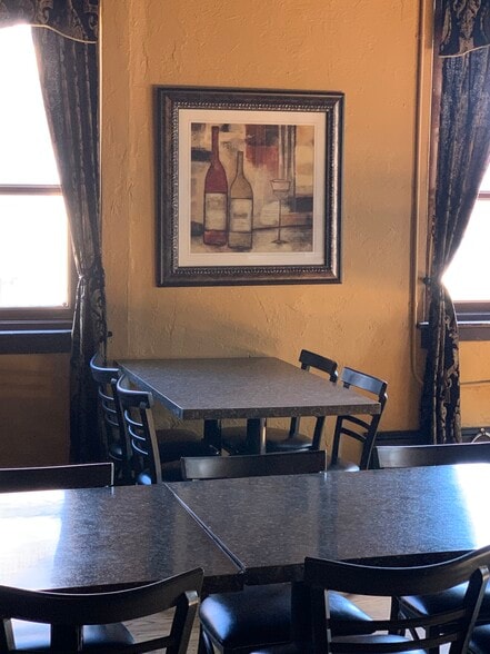 More Photos Of 307 N Broadway, Green Bay Restaurant For Sale