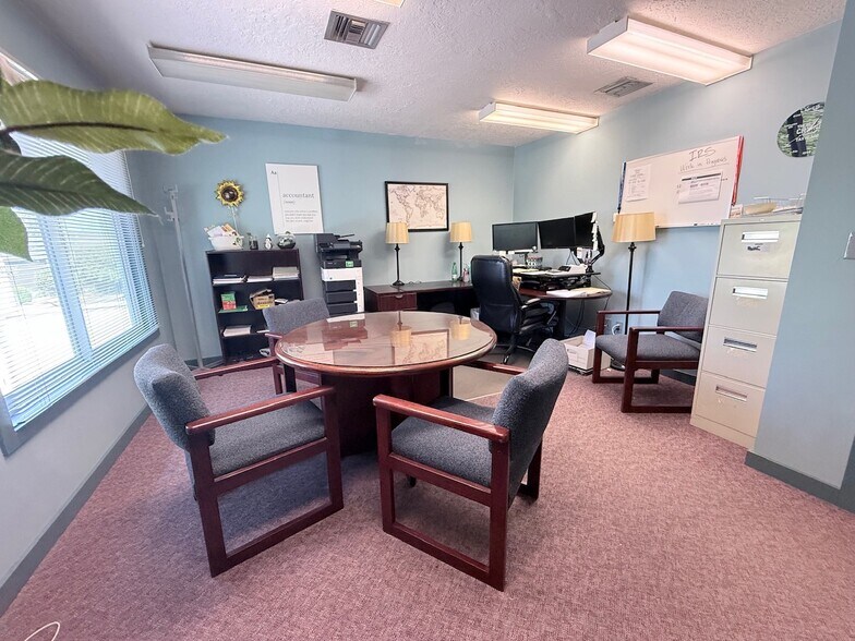More Photos Of 3501-3511 SE Milwaukie Ave, Portland Office For Sale