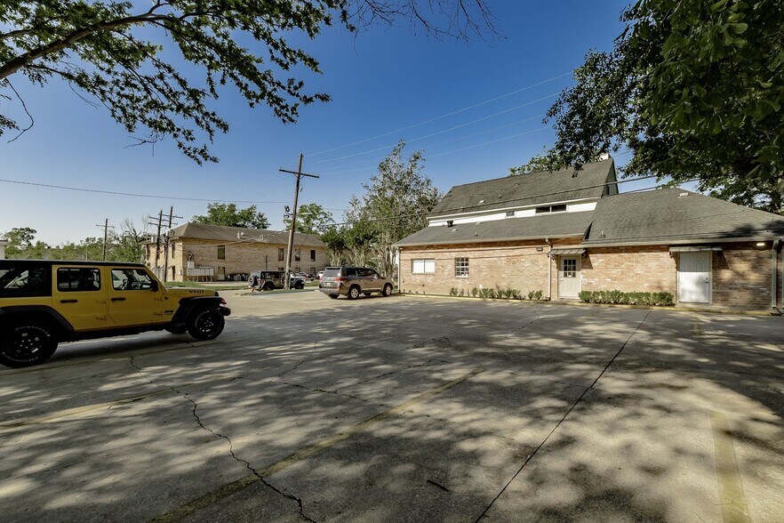 More Photos Of 673 E Airport Ave, Baton Rouge Office Residential For Sale