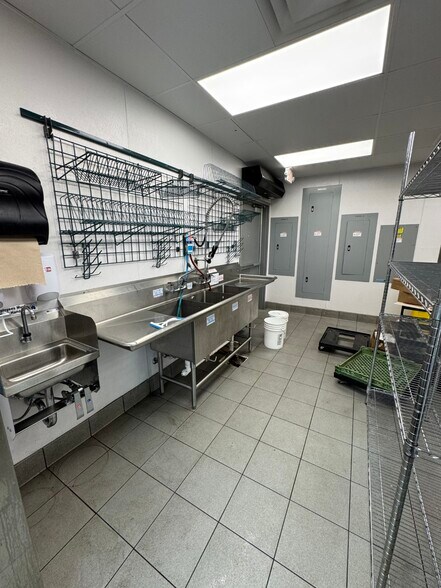 More Photos Of 12138 Hwy 17 Bypass N Byp, Murrells Inlet Fast Food For Lease