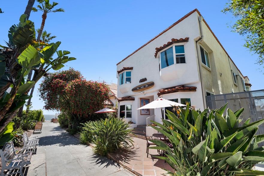 More Photos Of 35 Arcadia Ter, Santa Monica Apartments For Sale