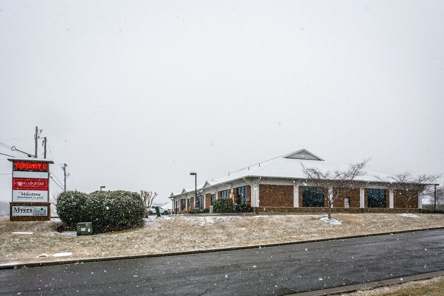 More Photos Of 16 Gosnell, Staunton Medical For Sale