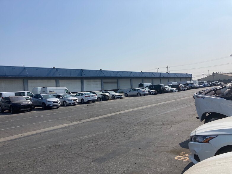 More Photos Of 8900 Bellanca Ave, Los Angeles Warehouse For Lease
