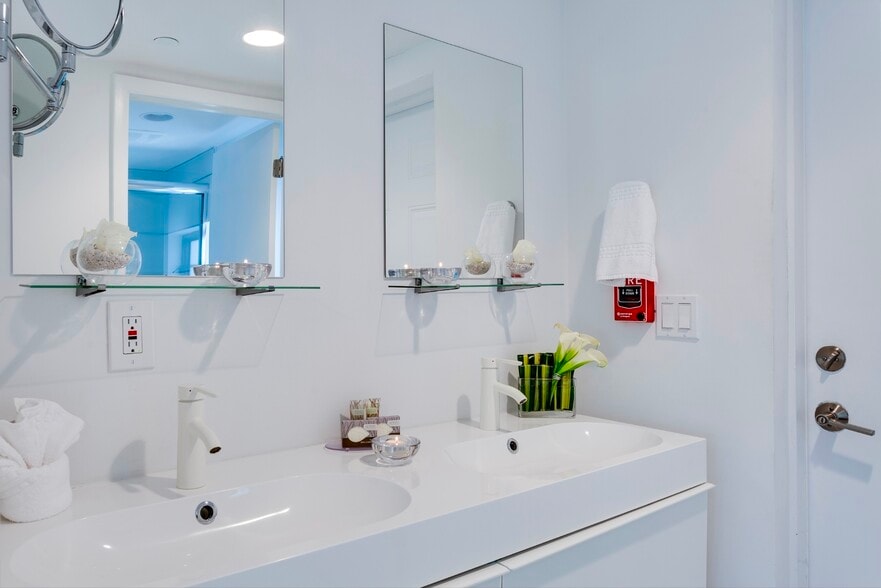 More Photos Of 711 Lenox Ave, Miami Beach Hospitality For Sale
