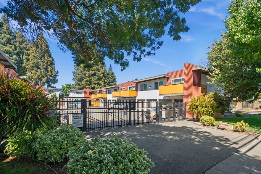 More Photos Of 25013-25021 Cypress Ave, Hayward Apartments For Sale
