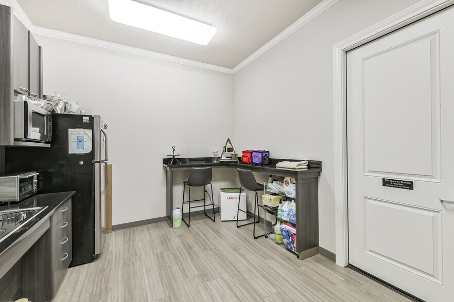 More Photos Of 11439 Spring Cypress Rd, Tomball Medical For Sale