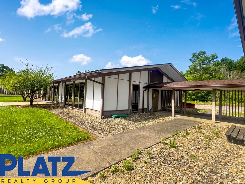 More Photos Of 1372 Youngstown Kingsville Rd SE, Vienna Office For Lease