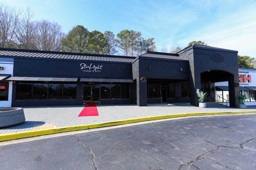 More Photos Of 8610 Roswell Rd, Atlanta Unknown For Lease