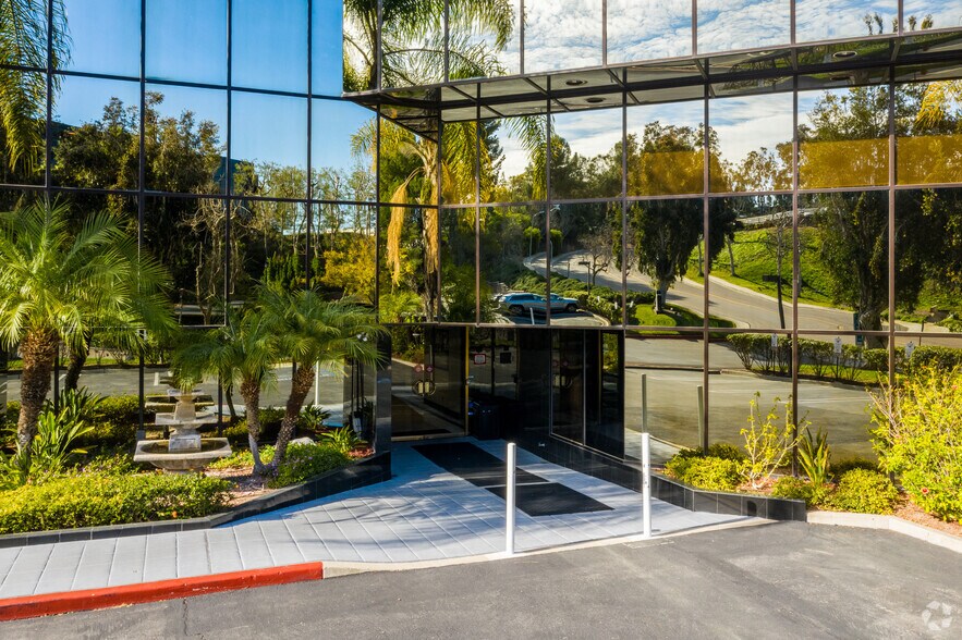 More Photos Of 23201 Mill Creek Dr, Laguna Hills Office For Lease