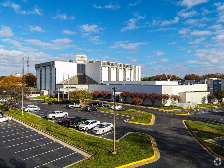 Primary Photo Of 1021 Koger Center Blvd, Bon Air Hotel For Lease