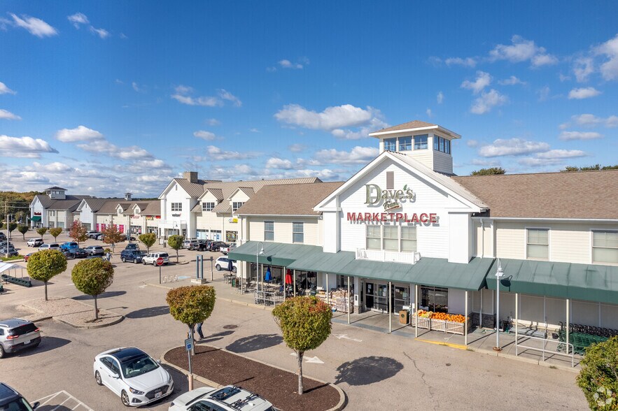 More Photos Of Post Rd, North Kingstown Unknown For Lease