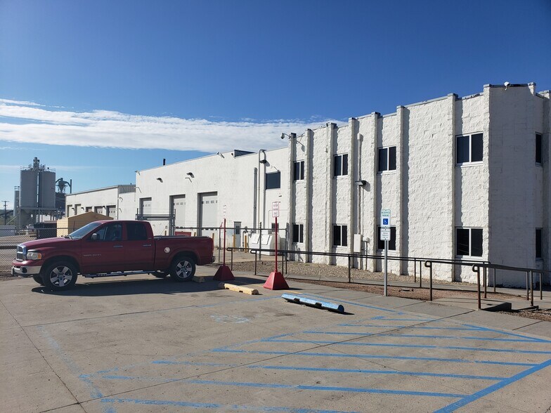 More Photos Of 420 Halliburton Dr, Williston Industrial For Lease