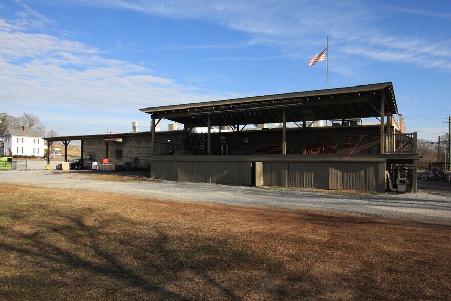 More Photos Of 217 W Elm St, Rockmart Specialty For Sale