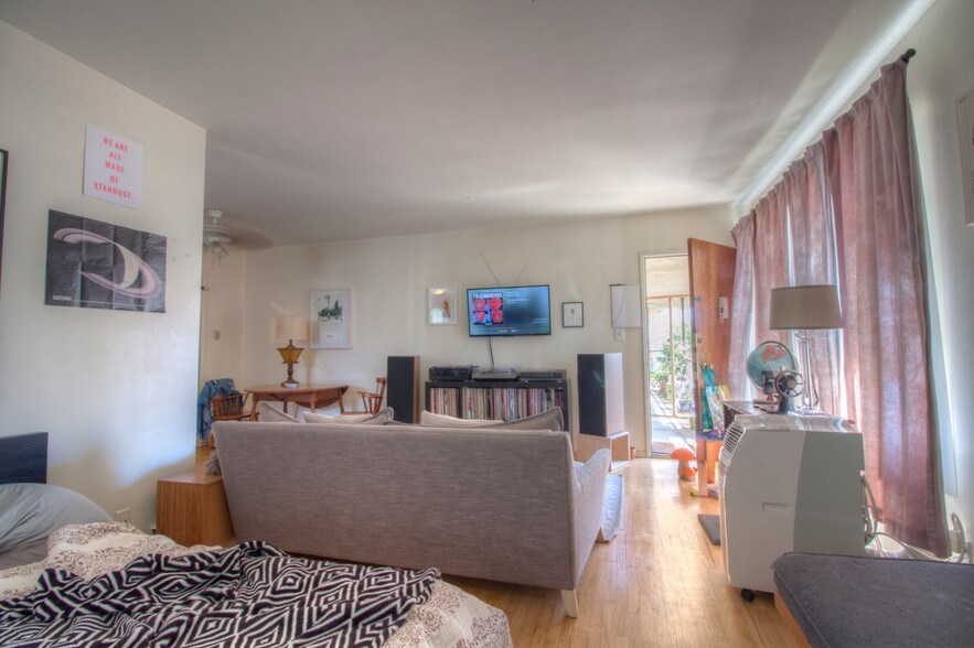More Photos Of 1421 S Shenandoah St, Los Angeles Apartments For Sale