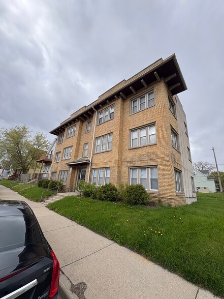 More Photos Of 2767 N Holton St, Milwaukee Apartments For Sale