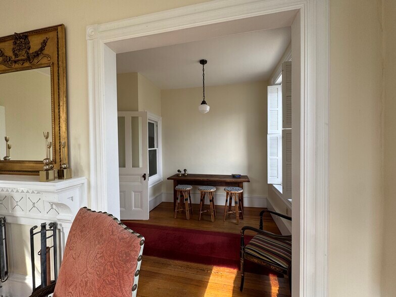 More Photos Of 17 Bridge St, Frenchtown Storefront Retail Office For Lease