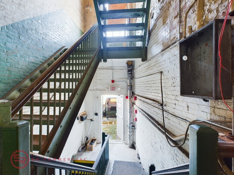 More Photos Of 30 Buckley Blvd, Chicopee Manufacturing For Lease