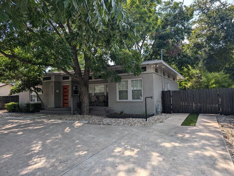 More Photos Of 3906 Menchaca Rd, Austin Medical For Lease