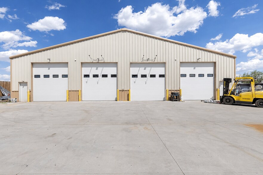 More Photos Of 451 S Andersen St, Longmont Service For Lease