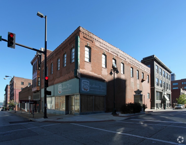 More Photos Of 933-935 Broadway Blvd, Kansas City Storefront Retail Residential For Lease