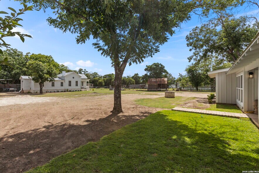 More Photos Of 824 High St, Comfort Flex For Sale