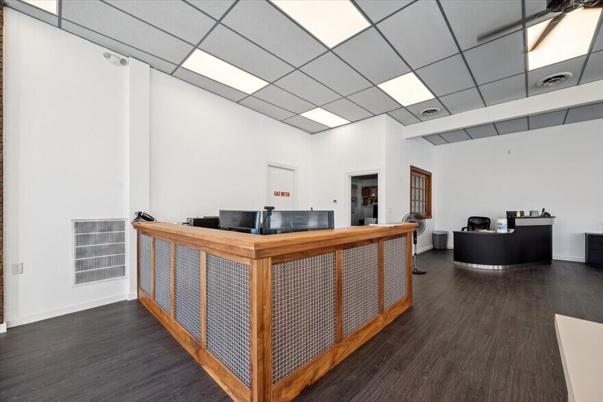 More Photos Of 401 State Route 202, Raritan Freestanding For Lease