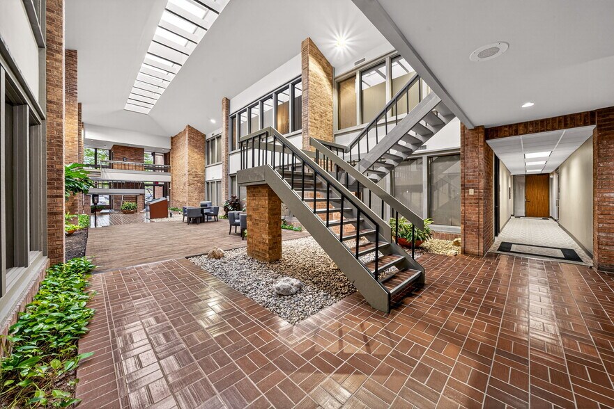 More Photos Of 6800 Park Ten Blvd, San Antonio Unknown For Lease