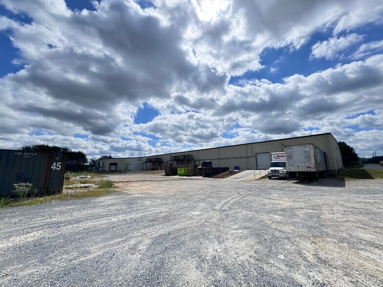 More Photos Of 655 10th St, Cedartown Warehouse For Sale
