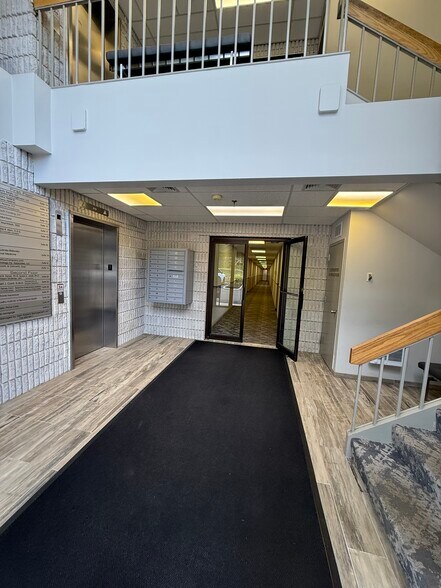 More Photos Of 225 Gordons Corner Rd, Manalapan Township Medical For Lease