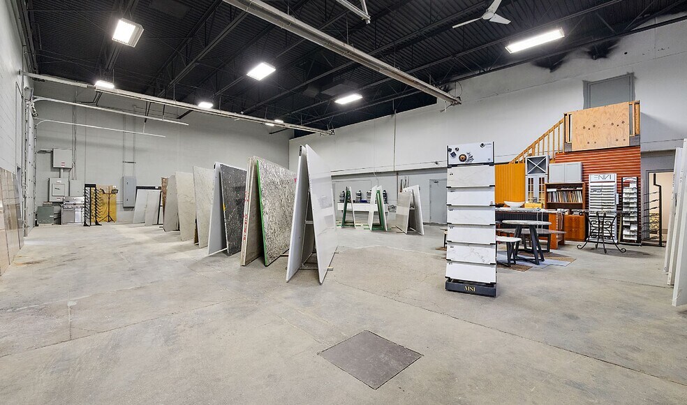 More Photos Of 42628 Executive Dr, Harrison Township Warehouse For Lease