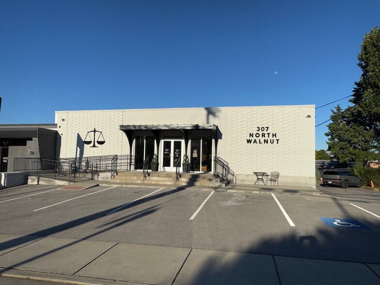 More Photos Of 307 N Walnut St, Murfreesboro Office For Sale