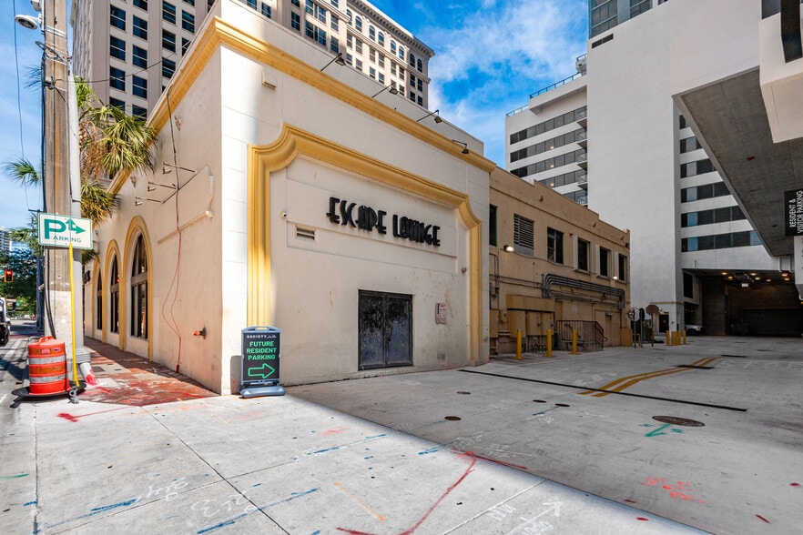 More Photos Of 145 SW 1st Ave, Fort Lauderdale Bar For Lease