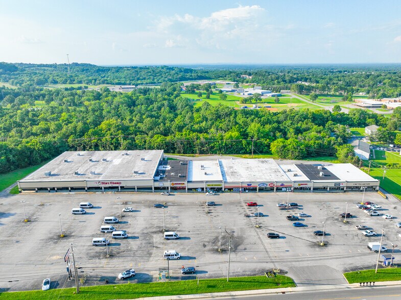 More Photos Of 1750-1804 Mooresville Hwy, Lewisburg Unknown For Lease