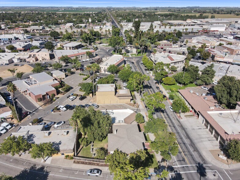 More Photos Of 355 W Las Palmas Ave, Patterson Office Residential For Sale