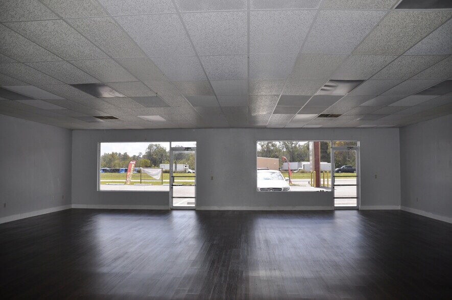 More Photos Of 3632 US Highway 92 E, Lakeland Storefront Retail Office For Lease