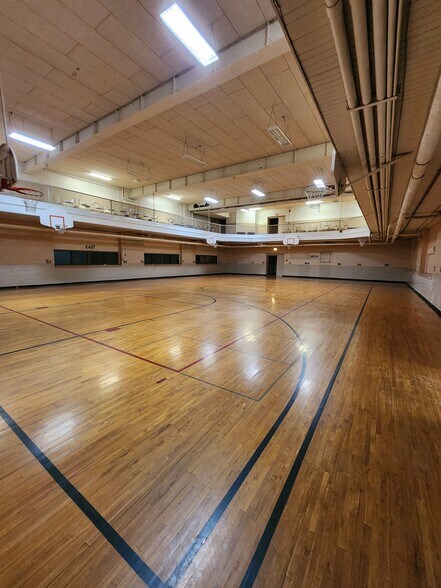 More Photos Of 105 S Clinton Ave, Clintonville Specialty For Sale