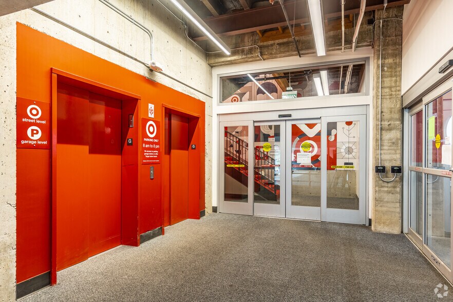 More Photos Of 3031 SE Powell Blvd, Portland Freestanding For Lease