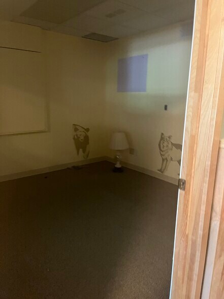 More Photos Of 4221 W Eisenhower Blvd, Loveland General Retail For Lease