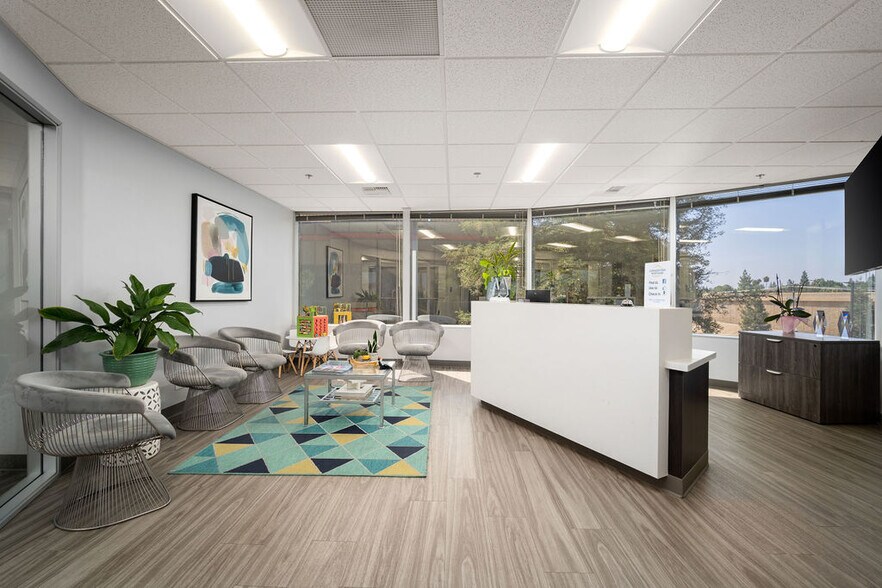 More Photos Of 4560 California Ave, Bakersfield Loft Creative Space For Lease