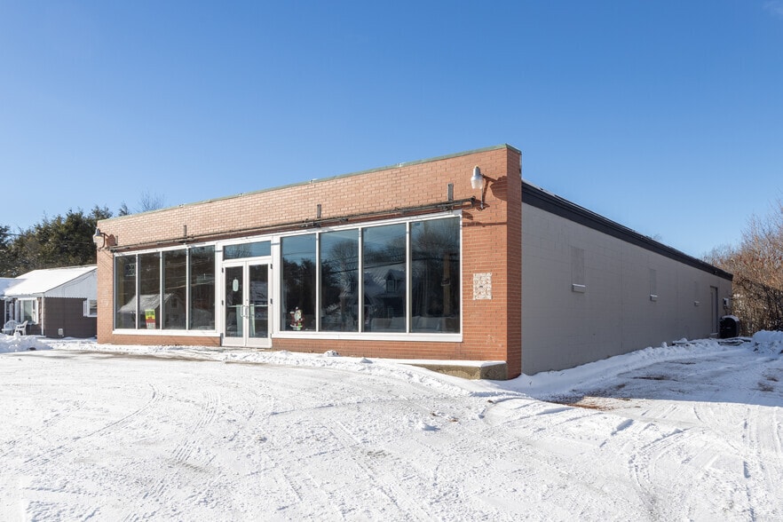 More Photos Of 143 State Rd, Kittery Freestanding For Sale