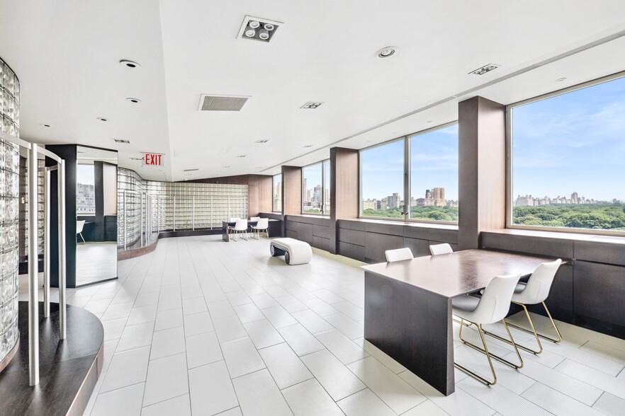 More Photos Of 30 Central Park S, New York Medical For Sale