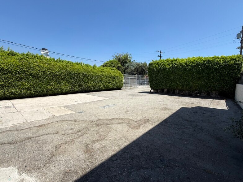 More Photos Of 480 S Rosemead Blvd, Pasadena Office For Sale